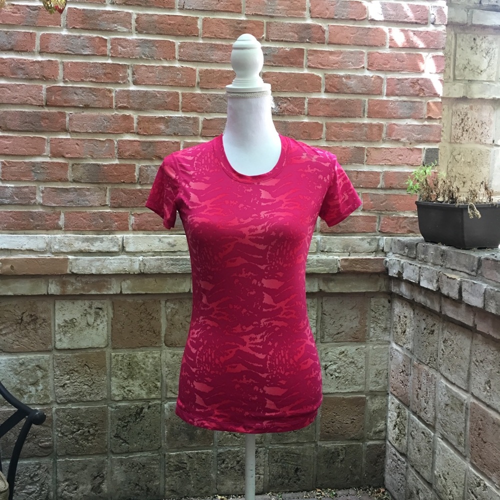 Under Armour Hot Pink Fitted T-shirt